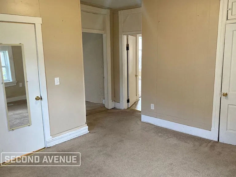 822 S Walnut St — Photo 4