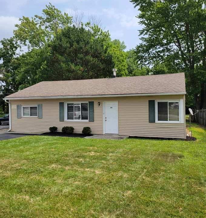 1st image of 521 S College Dr