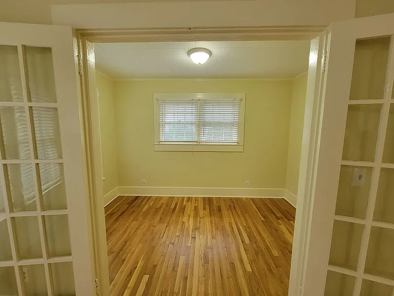 251 Archer St — Photo 7