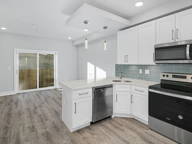 1302 N Marshall St #2 — Photo 12