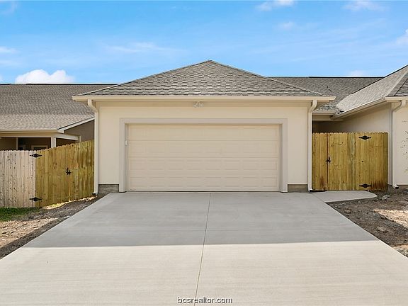 2nd image of 1745 Summit Crossing Ln
