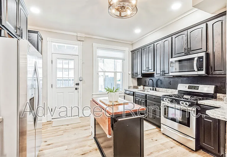 3603 Hudson St — Photo 7