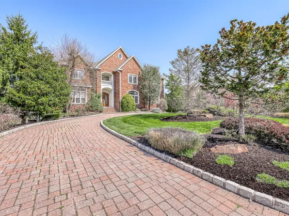 28 Snowdrop Drive, New City, NY 10956