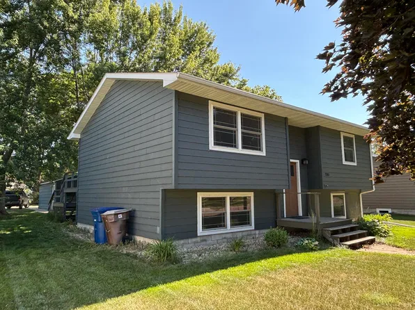 1315 E Ash Ave, Mitchell, SD 57301