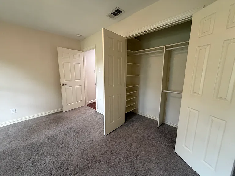 1410 Paris Dr — Photo 15