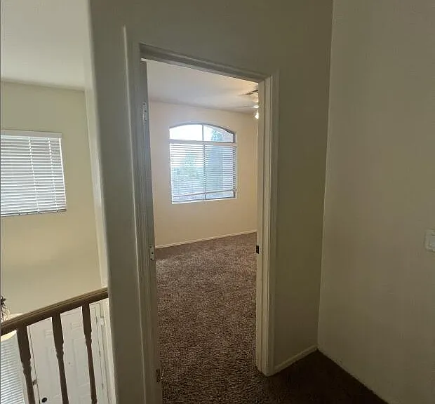 576 E Julian Dr — Photo 29