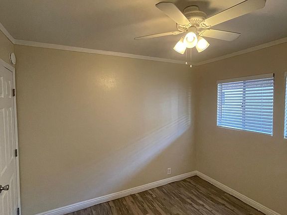 4th image of 5011 E Ocean Blvd #D