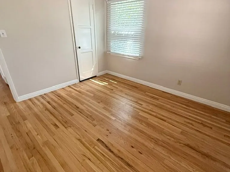 6008 Greenmeadow Rd — Photo 13