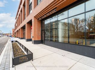 2720 Dundas St W #413, Toronto, ON M6P1Y2