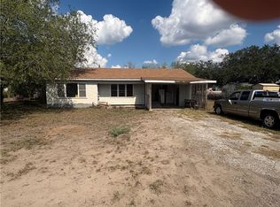 104 Charles St S, George West, TX 78022