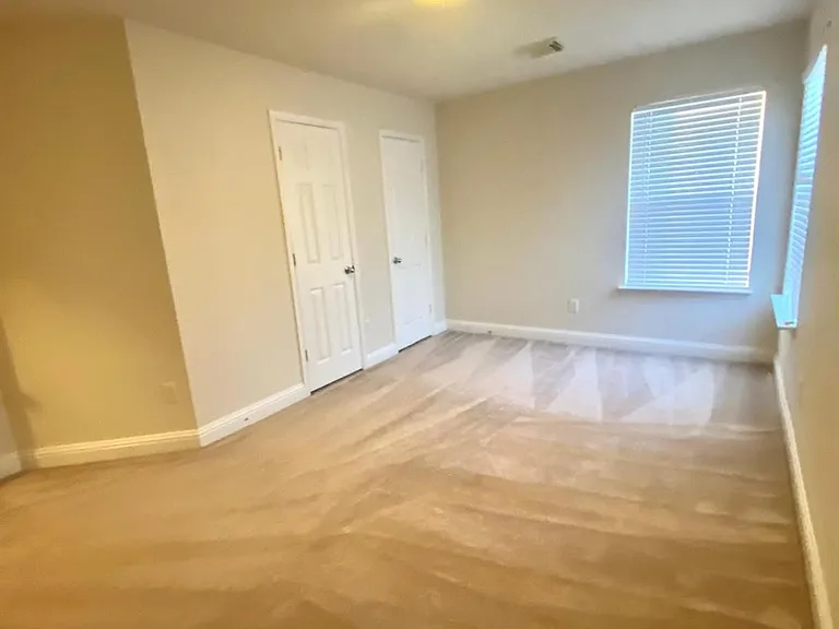 518 Remington Chase Ct — Photo 6