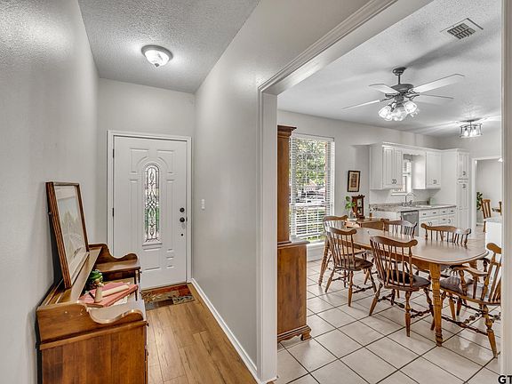 4th image of 1312 Corey Dr