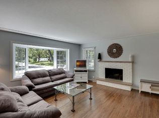 2642 Bobolink Rd, Long Lake, MN 55356