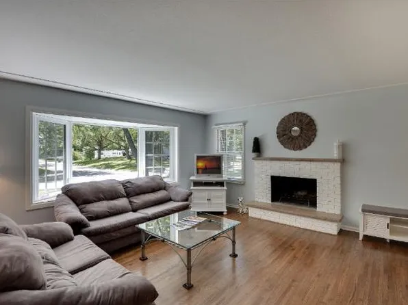 2642 Bobolink Rd, Long Lake, MN 55356