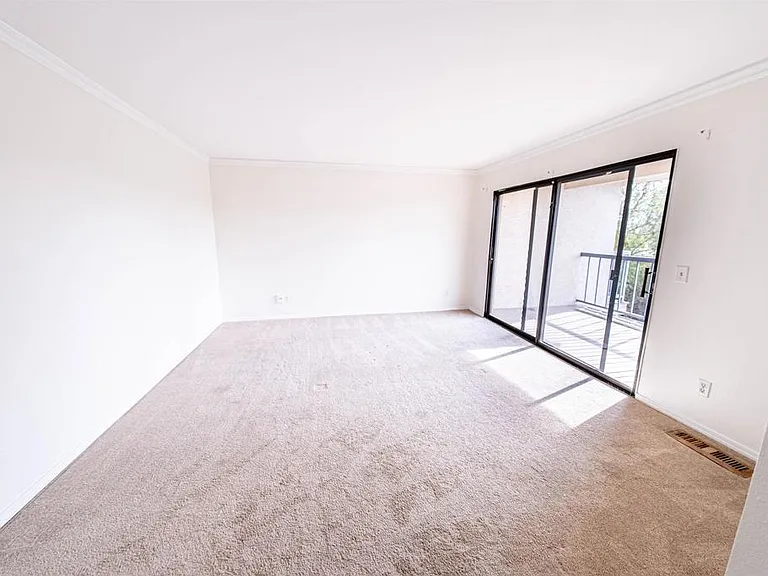 2374 Caringa Way — Photo 15