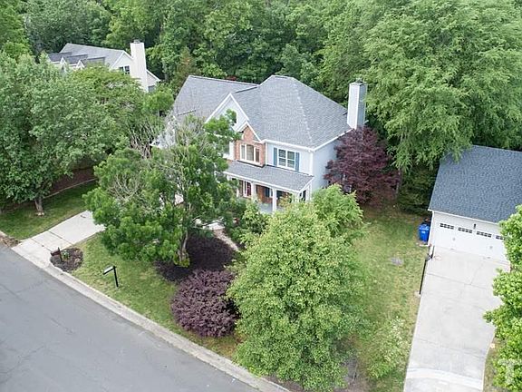 3rd image of 105 Perry Creek Dr