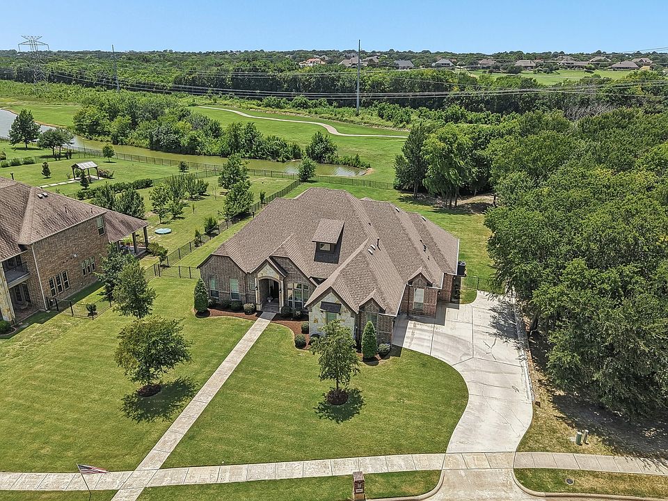 1st image of 204 Falcon Point Dr