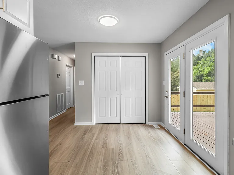 931 Poppy Dr — Photo 15