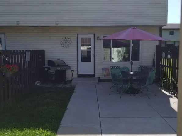 W164N11524 Castle Ct, Germantown, WI 53022