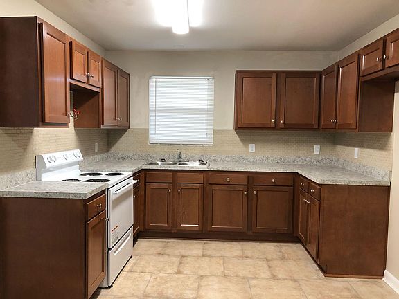 5th image of 1803 Louvre Dr