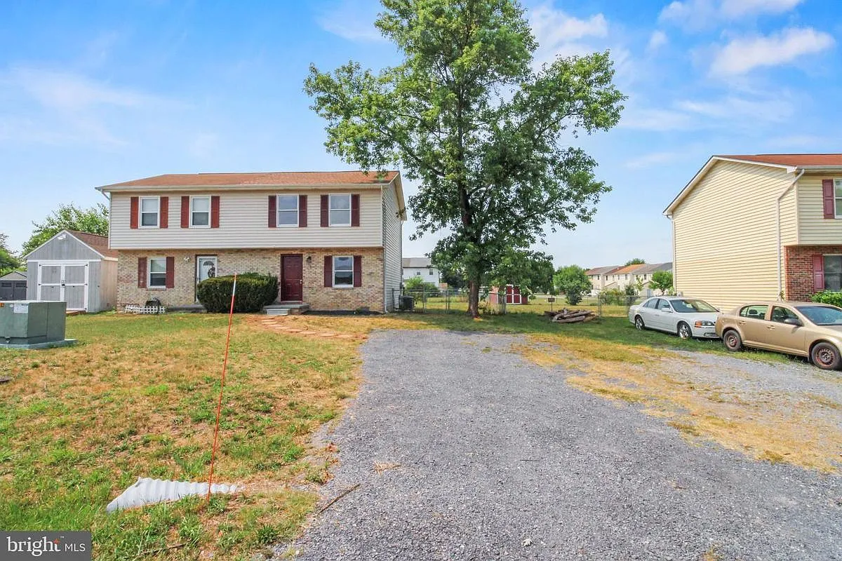 2 bed, 1.0 bath, 990 sqft, $1,650 — Photo 2