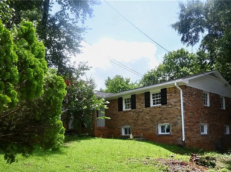 4624 Burns Rd NW — Photo 3