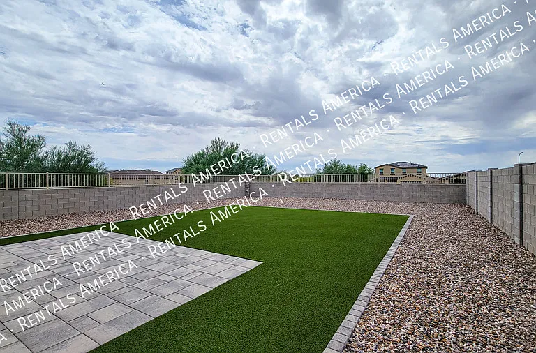 229 E Watson Pl — Photo 33