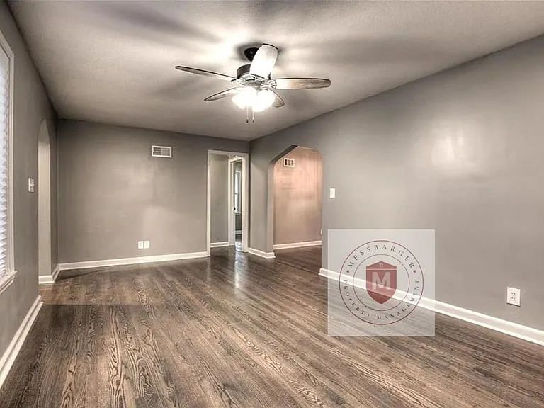 2501 W 75th Pl — Photo 5
