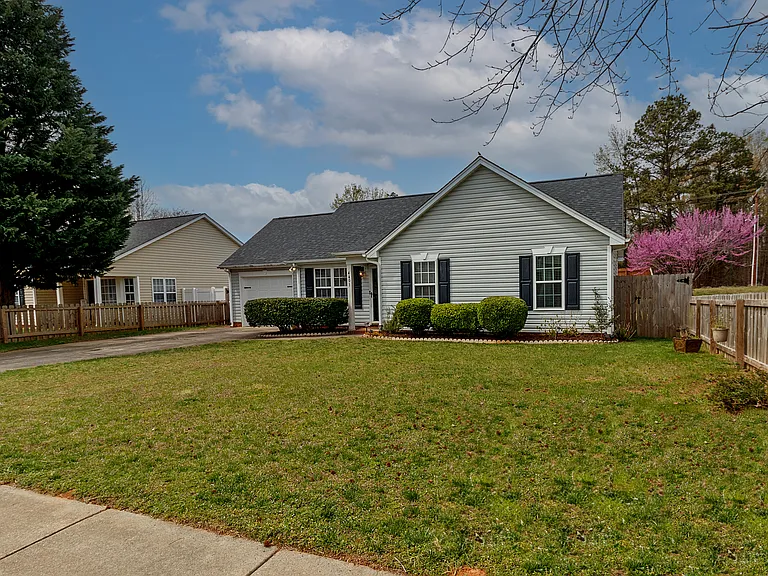 4401 Craven Hill Dr — Photo 2