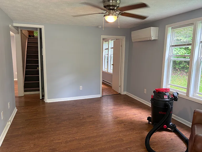 1516 Mountain Dale Rd — Photo 3