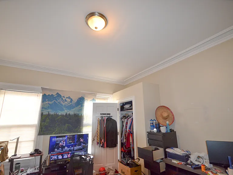 40 Bowen St #11A — Photo 25