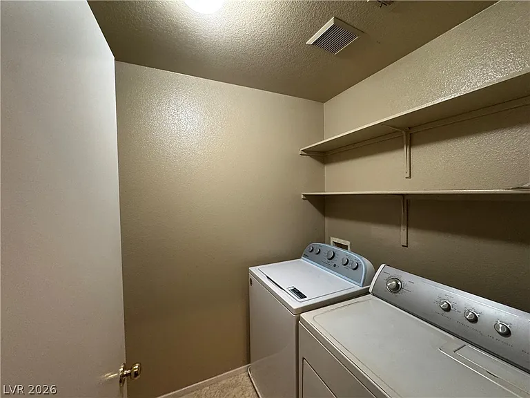 1326 Dusty Creek St — Photo 31