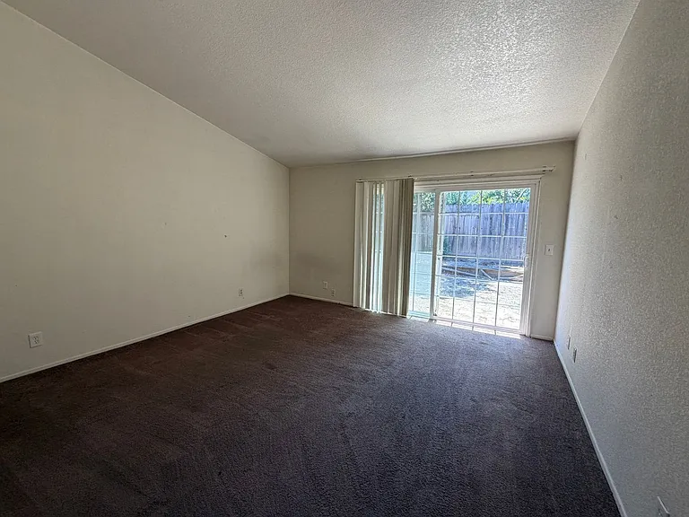 8608 Zircon Crest Ct — Photo 14
