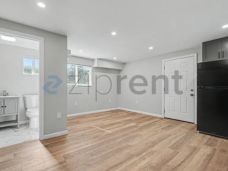 1204 W 50th St — Photo 11