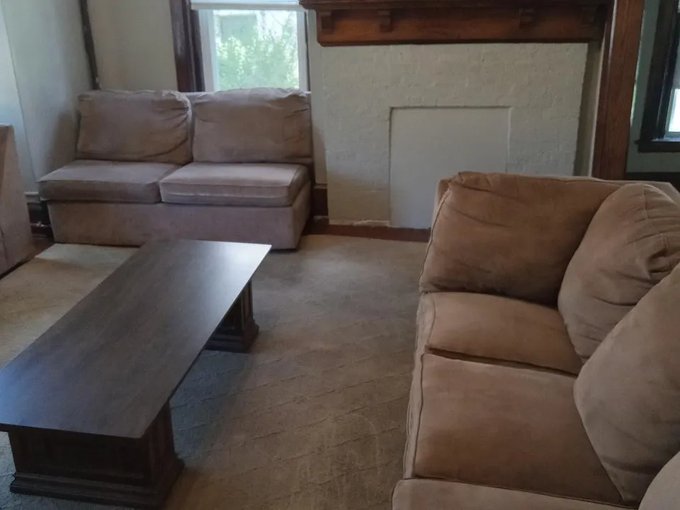 Apt 3 - living room