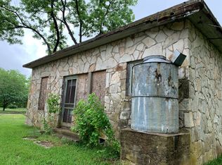 602 W Travis St, Fredericksburg, TX 78624