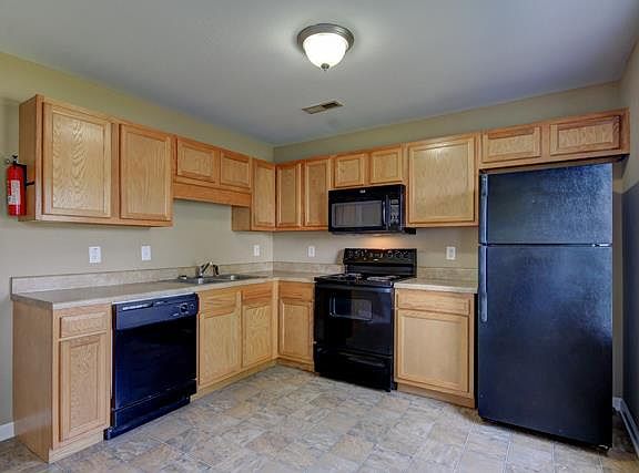 3rd image of 244-1A-1D Executive Ave