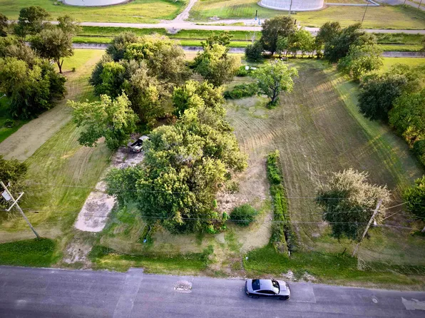 5433 Roosevelt Ave, Port Arthur, TX 77640