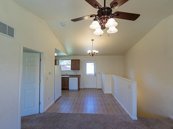 3rd image of 760 Canyon St #3