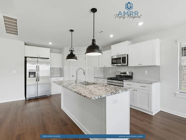 400 Cattleman Ln — Photo 9
