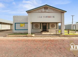 220 W 3rd St, Dalhart, TX 79022
