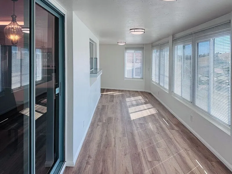 2 bed, 2.0 bath, 1688 sqft, $3,200 — Photo 3