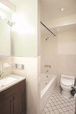 5th image of 171 E 74th St APT 5C