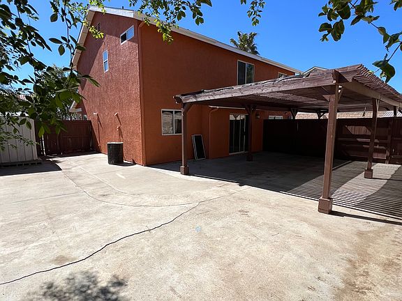 5th image of 13438 Azores Ave
