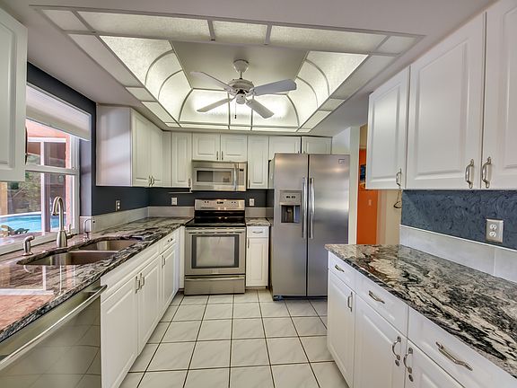 2nd image of 140 SE 2nd Ave