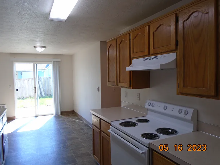 382-384 Shamrock St #382 — Photo 8