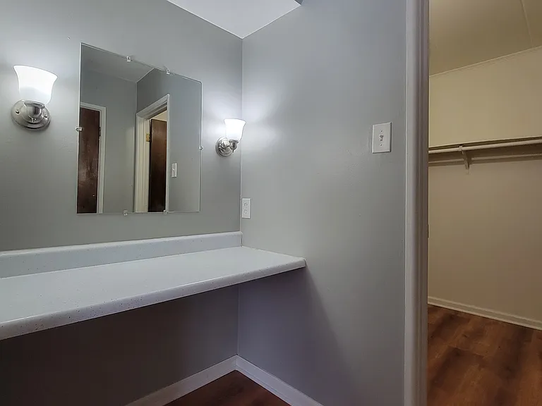 Sandalwood Dr — Photo 11