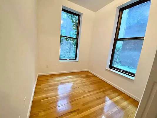 Rented by J PRESTON AND ASSOCIATES INC | media 26