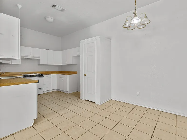 210 Joshua Blvd #210 — Photo 10