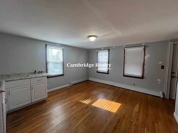 4th image of 34 Cross St #T